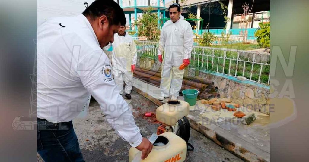 Sanitizan calles y espacios públicos de Chumatlán