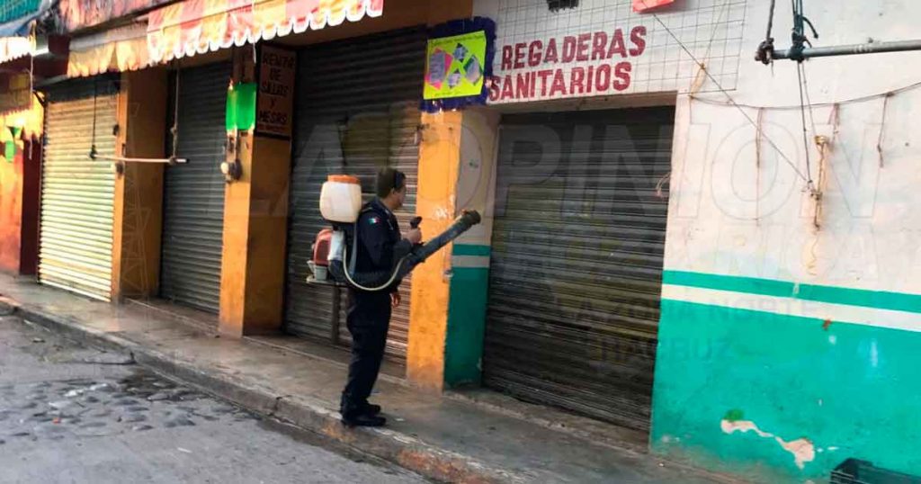 Cierran negocios en Coyutla, solo farmacias están abiertas