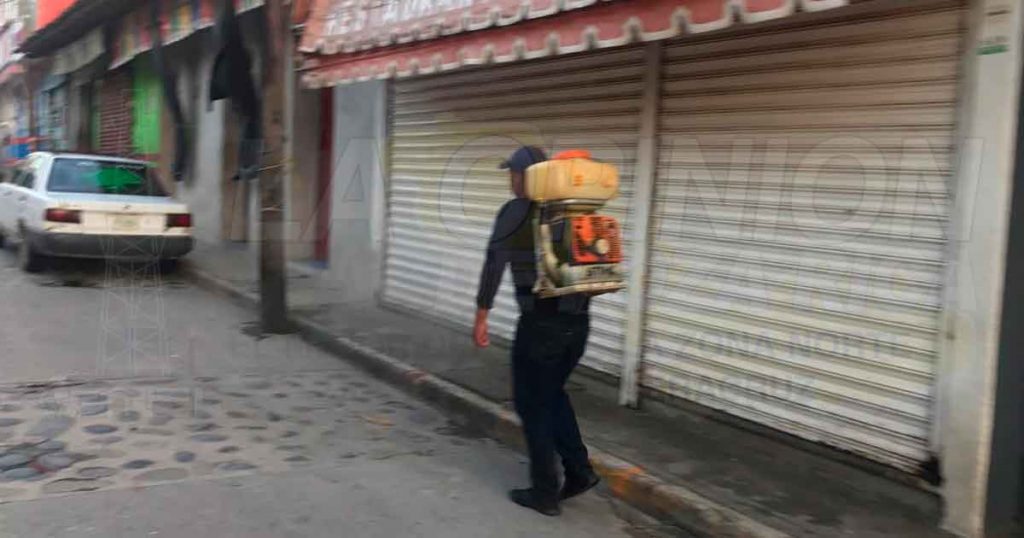 Cierran negocios en Coyutla, solo farmacias están abiertas