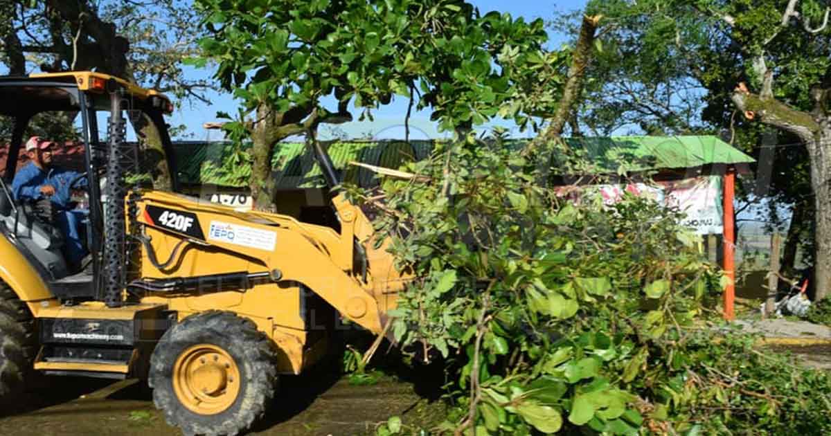 Inicia la reparación de daños en Ozuluama
