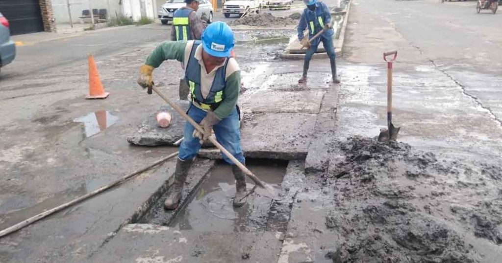 Mantenimiento al dren pluvial en Tuxpan
