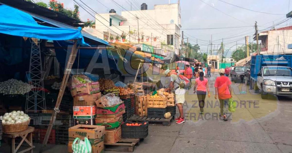 Meten en cintura a comerciantes de La Mina en Poza Rica