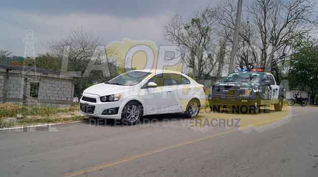 Temor por vehículo abandonado en Tantoyuca