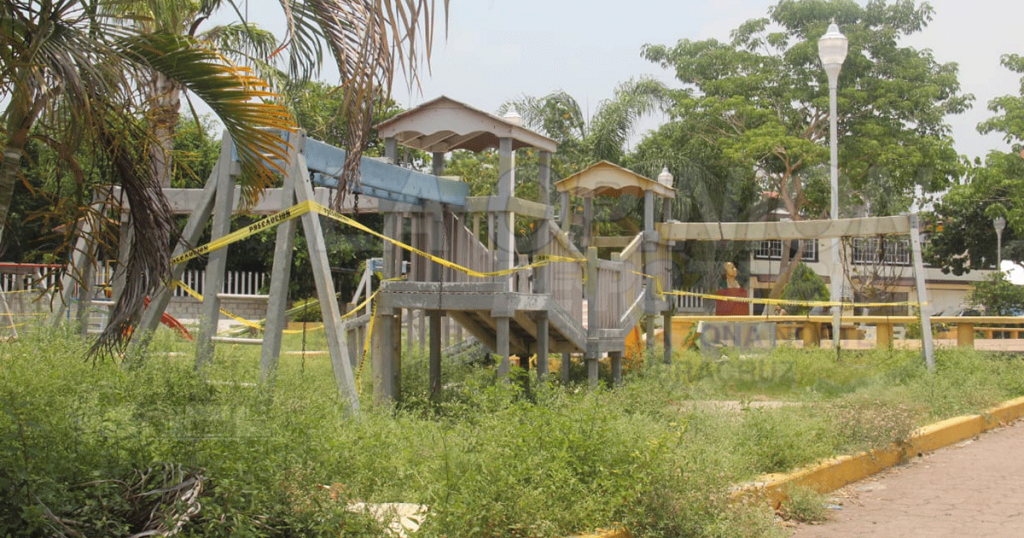 Parque Cuauhtémoc de Poza Rica en total abandono