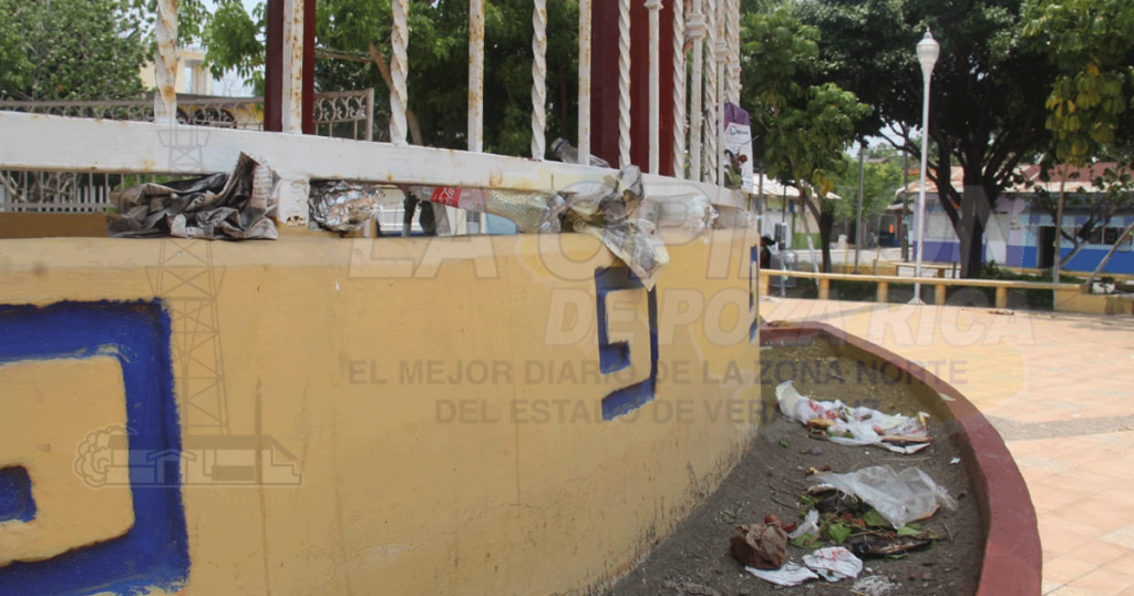 Parque Cuauhtémoc de Poza Rica en total abandono