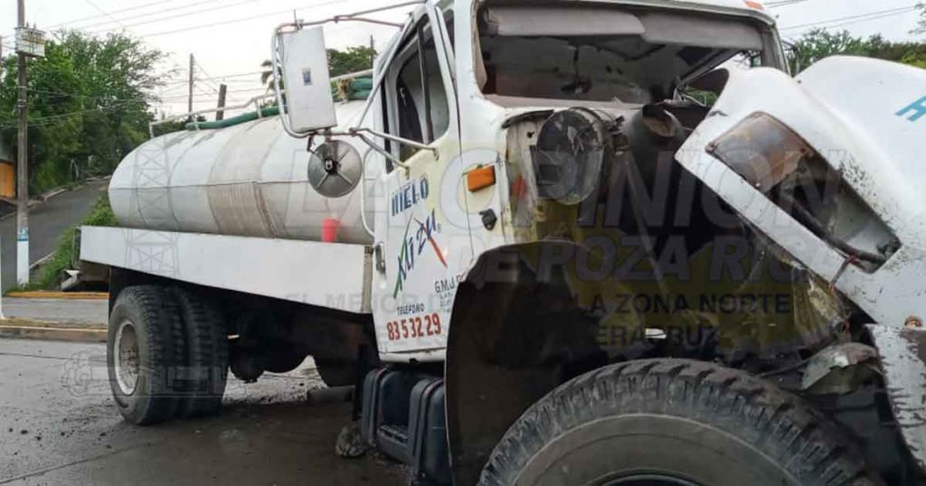 Choca micro con una pipa