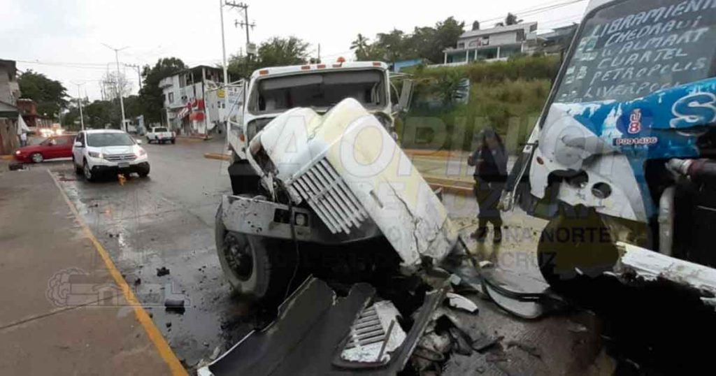 Choca micro con una pipa