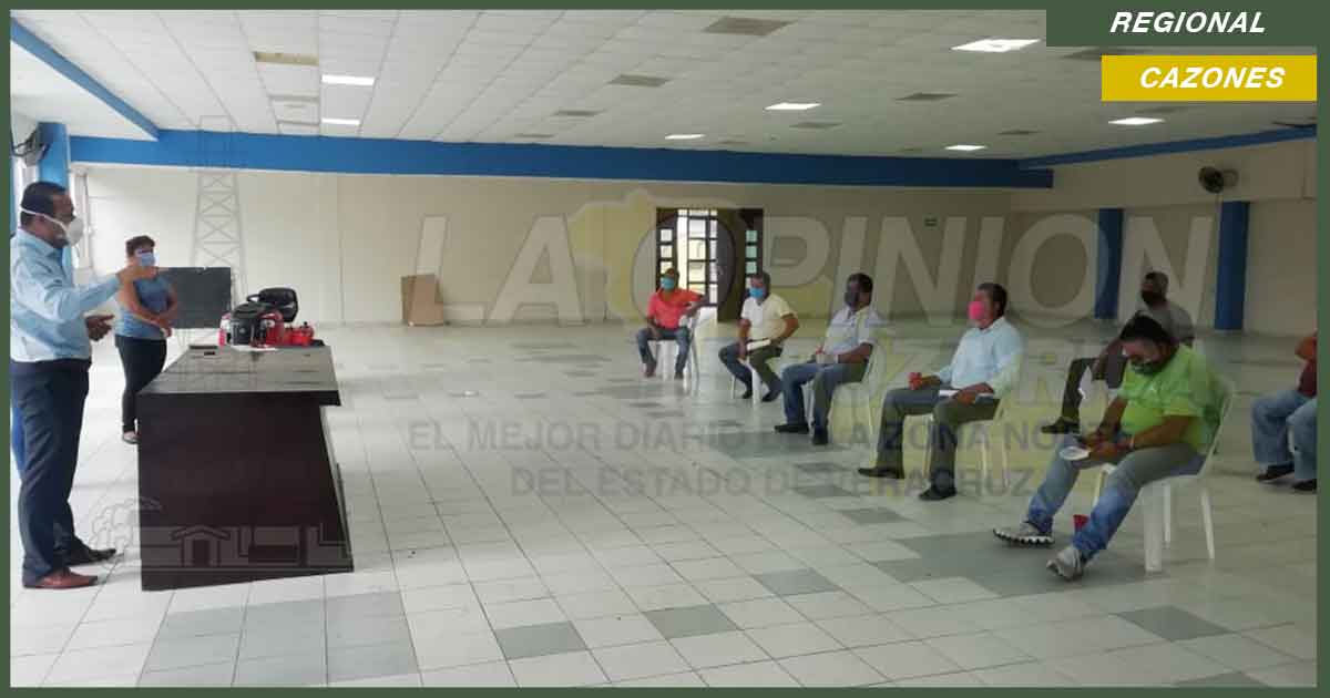Choferes y usuarios de taxis y Mixto Rural deben portar cubre bocas, en Cazones
