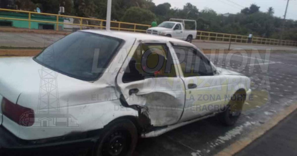 ¡Da vuelta en U y derriba a motociclista!