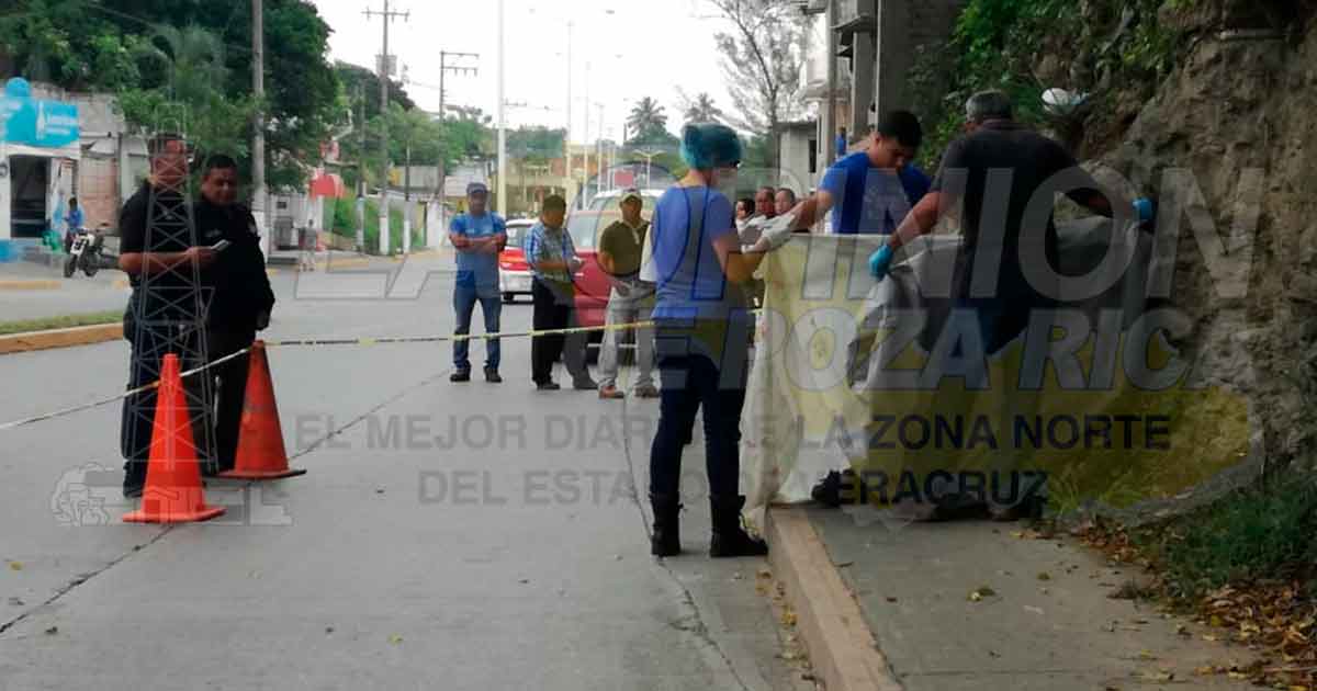 Profesor se infarta en calles de Tuxpan