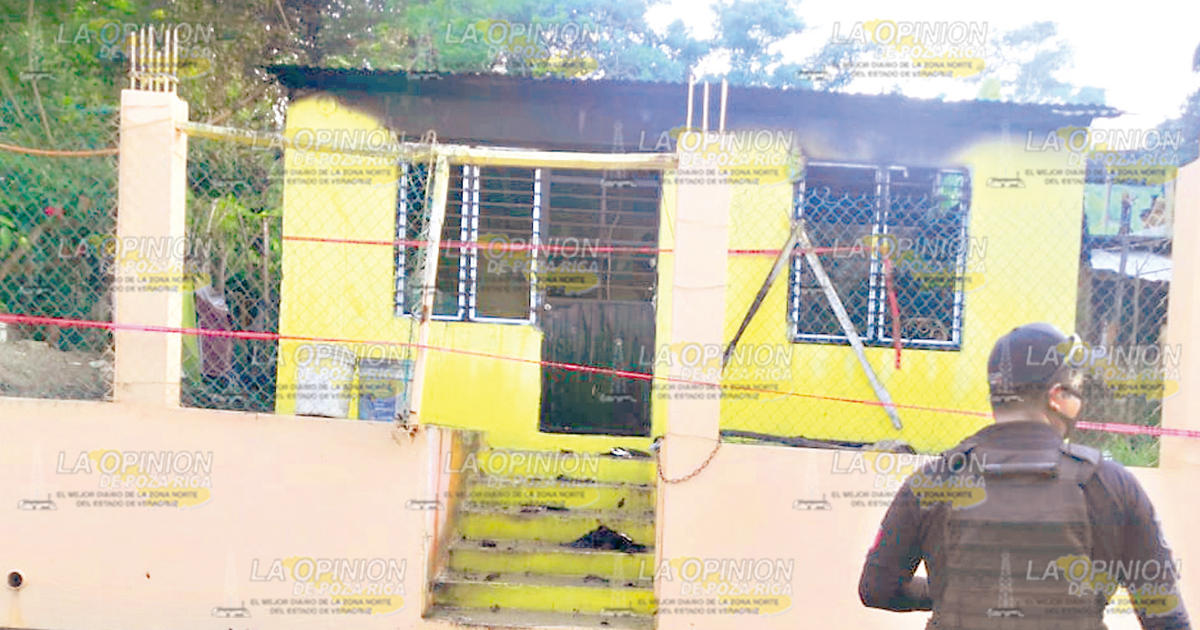 Suicida le prende fuego a su casa