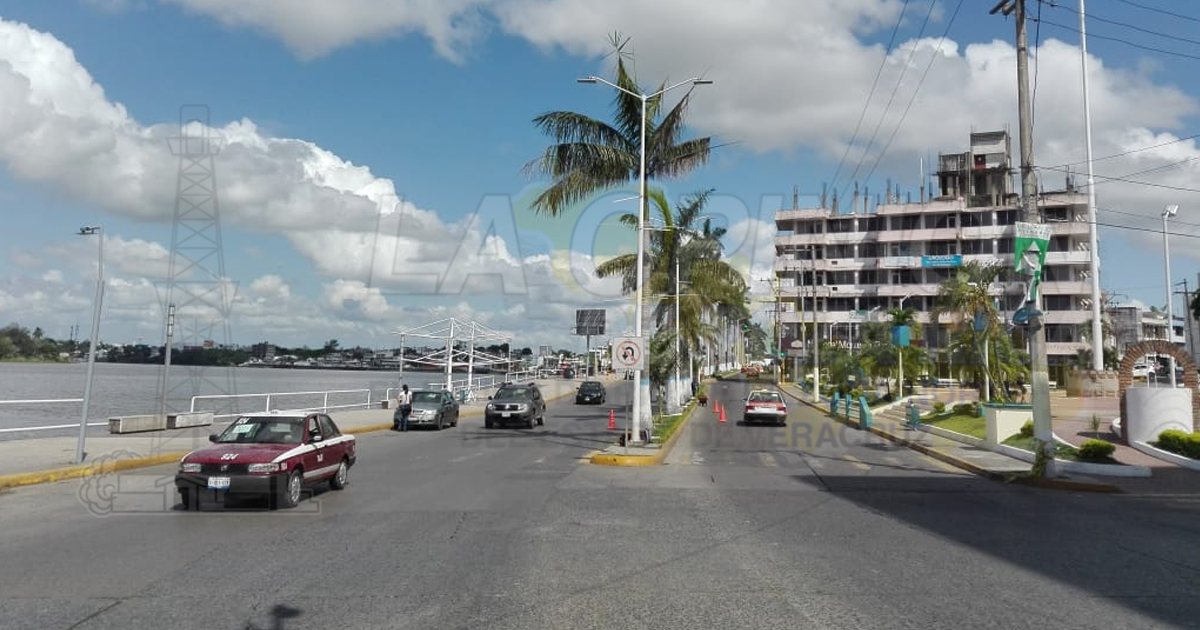 Frisar el calor en los 50 grados en la región Tuxpan