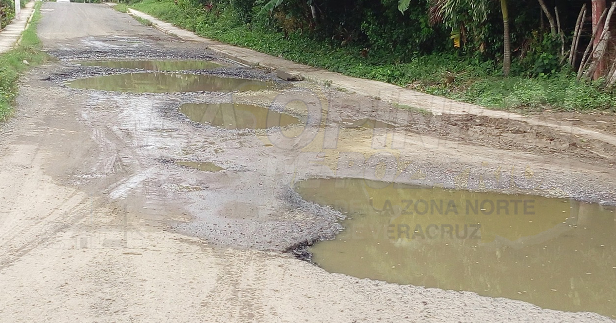 Destrozado el camino a Mata de Tampico