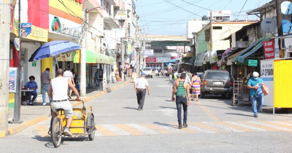 Por tercera semana consecutiva, ambulantes se suman a la estrategia para evitar la movilidad en el primer cuadro de la ciudad