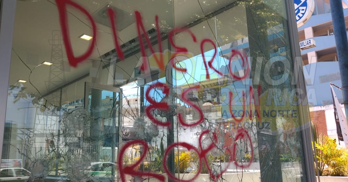 Destrozan socialistas y anarquistas el centro
