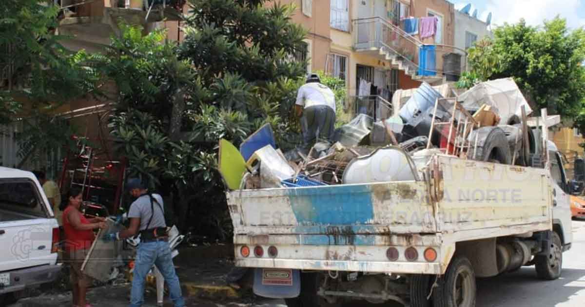 Amplían jornada preventiva contra el dengue en comunidades de Coatzintla