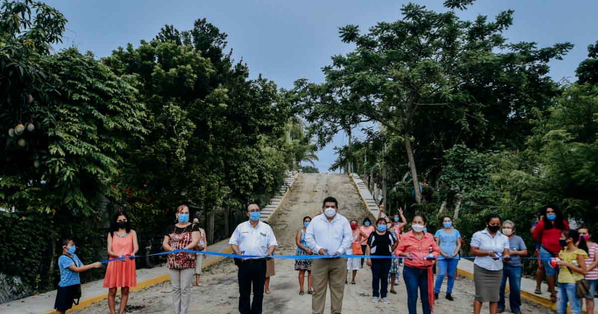 Entrega alcalde de Tuxpan más obras en colonias