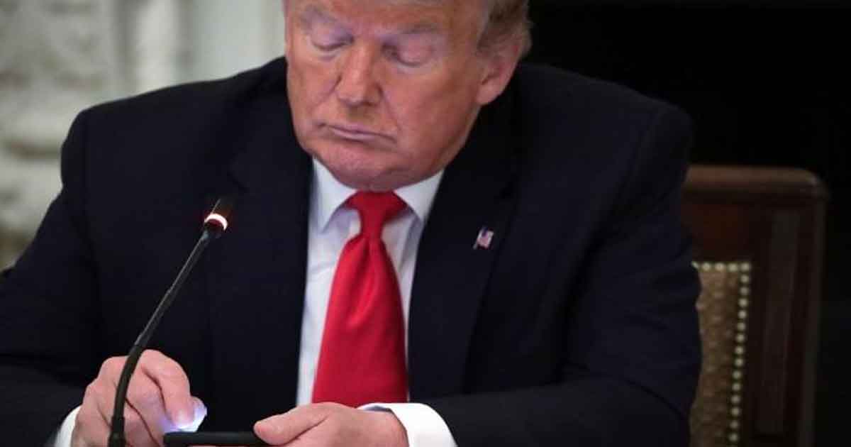 Por contener un símbolo nazi, Facebook quita anuncio de campaña de Trump