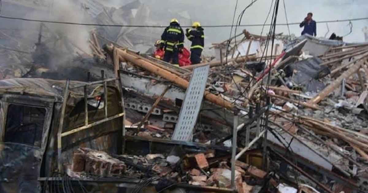 Al menos 10 muertos y 117 heridos al estallar un camión de gasolina en una autopista del este de China