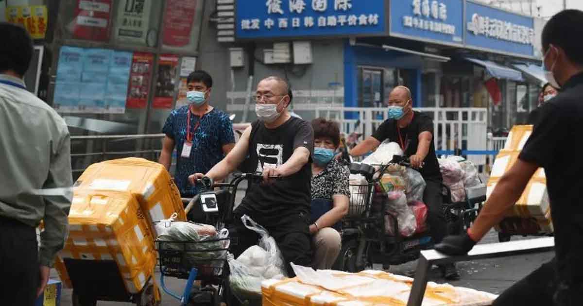 Alertan en China por nuevo brote de Covid-19 en Beijing