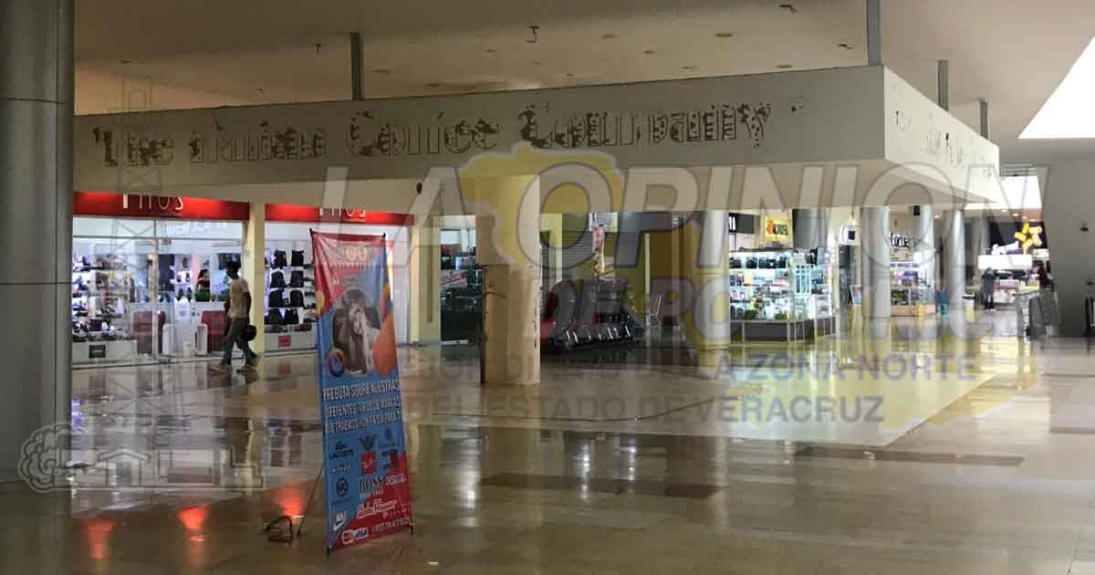 Plazas comerciales, desoladas al 75% en Tuxpan