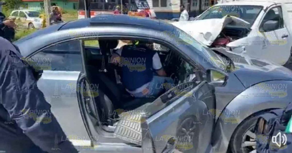 Quedó prensado en su automóvil