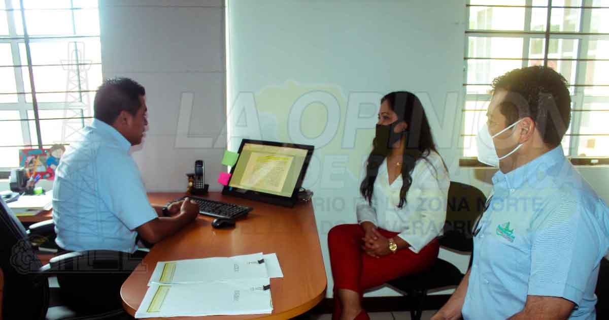 Respalda síndica de Naranjos obras del alcalde