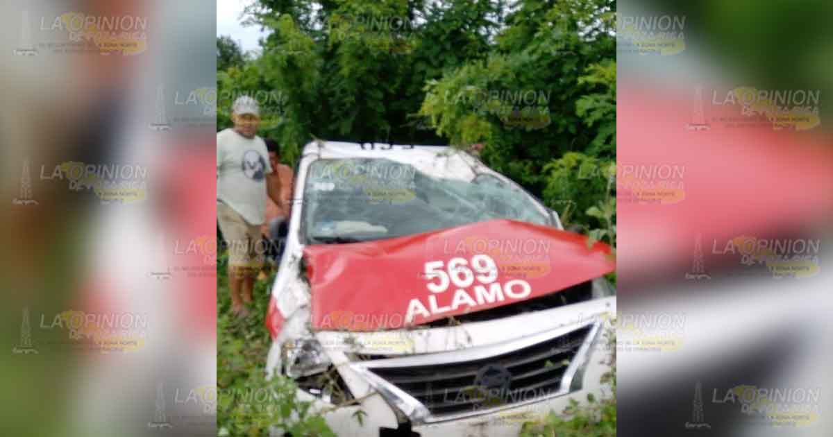 Taxista se sale de la carretera