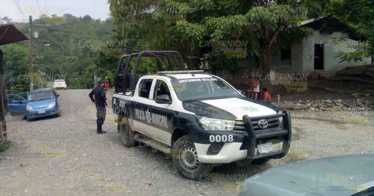 Vecinos corretean a ladrones en Las Lomas, Coyutla
