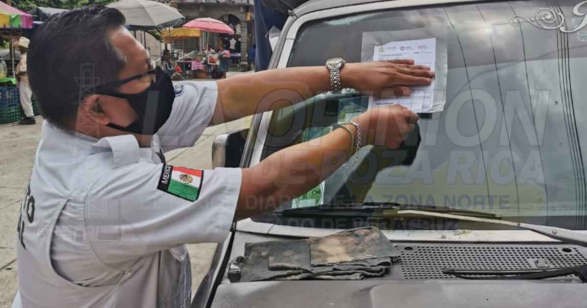 Autos chatarras focos de infección en Filomeno Mata