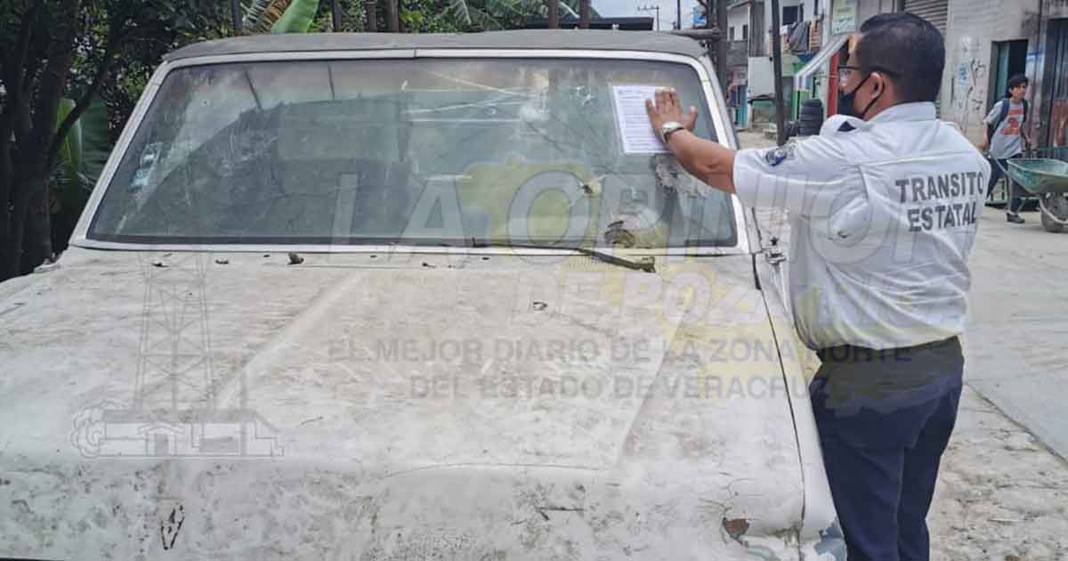 Autos chatarras focos de infección en Filomeno Mata