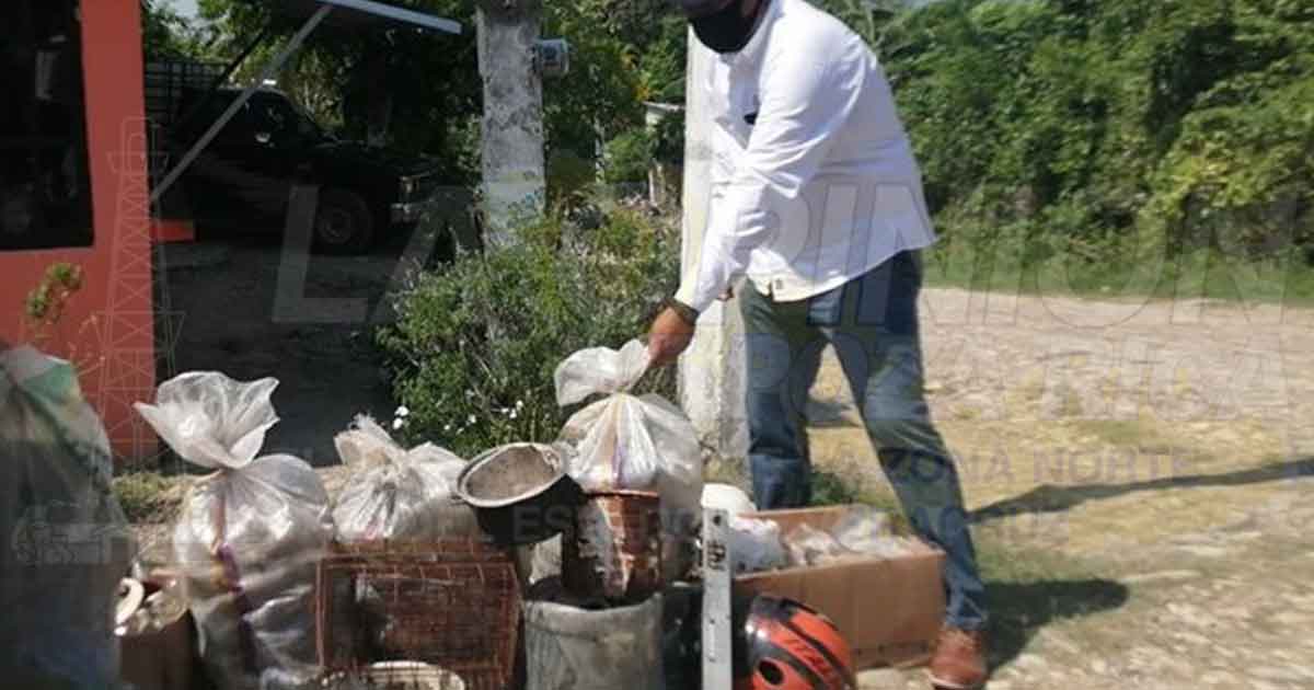 Retiran cacharros a través del Larvaton en Tancoco