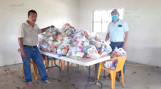 Apoya ayuntamiento con despensas a comunidades de Coatzintla