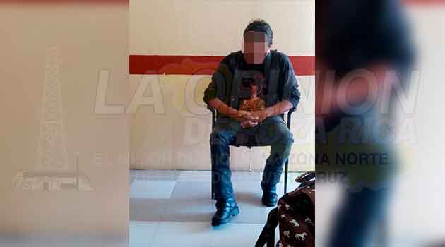 Checador de taxis de Espinal golpea a su esposa y amenaza a su cuñada