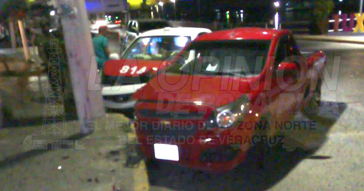 Fuerte choque en el bulevar Independencia de Tuxpan