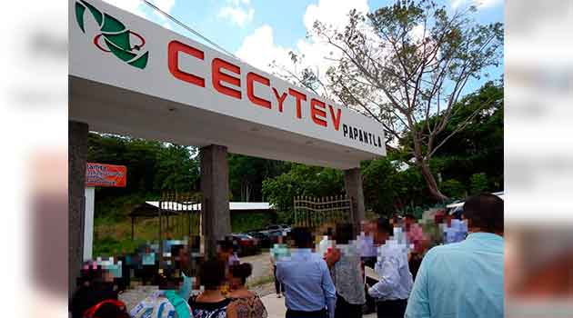 Exhiben “experiencias”, alumnos y ex alumnos del Cecytev