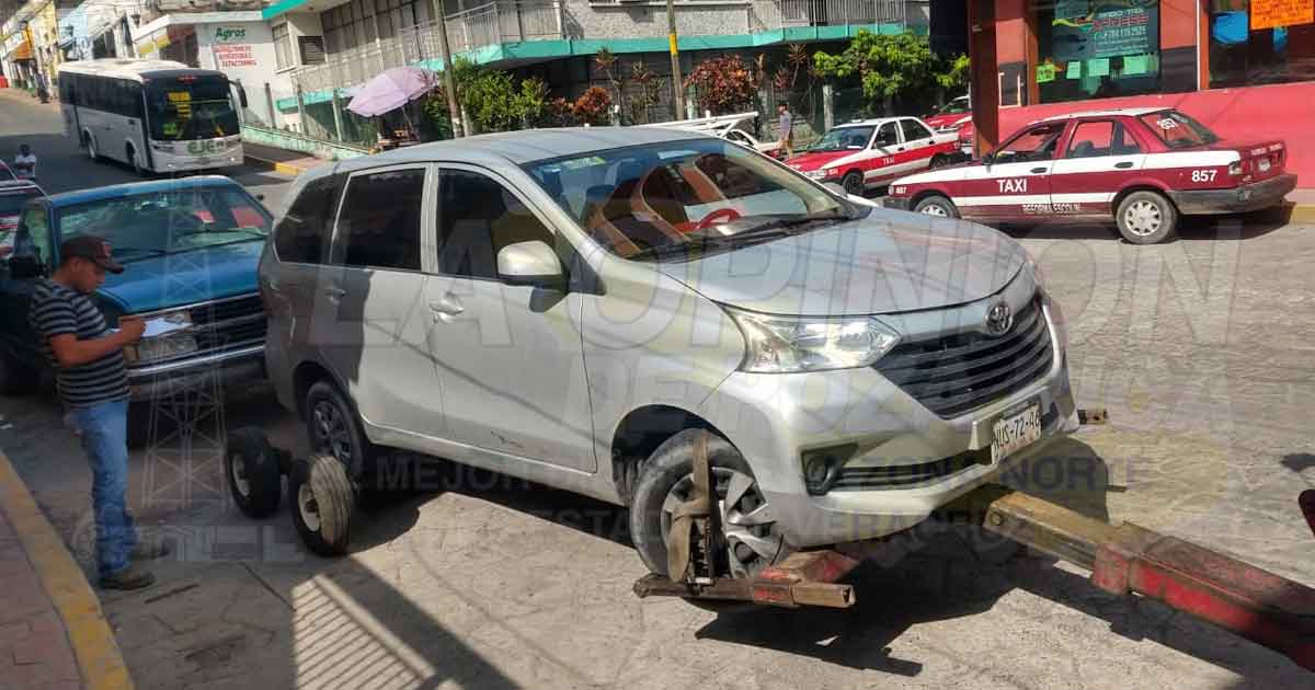Recuperan camioneta con reporte de robo