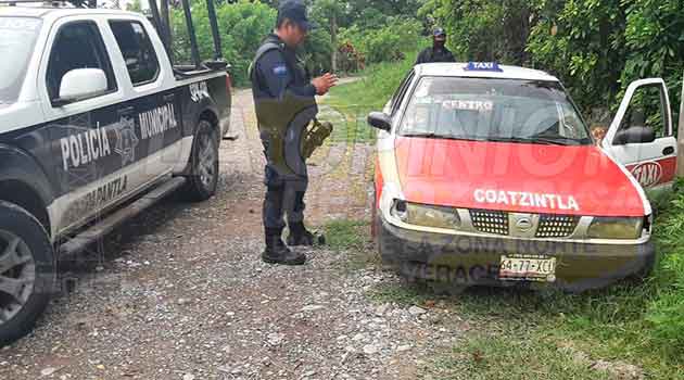 Localizan taxi robado en la comunidad de Sombrerete, el taxi es de Coatzintla