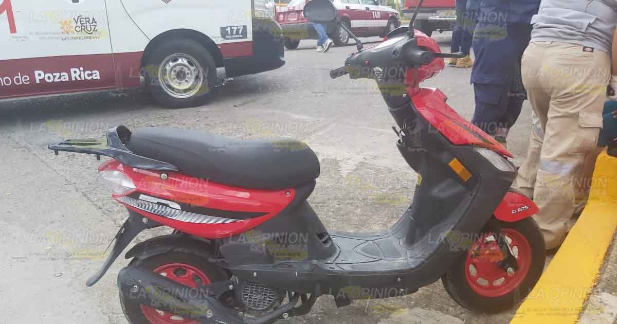 Derriban a mujer motorizada en Poza Rica