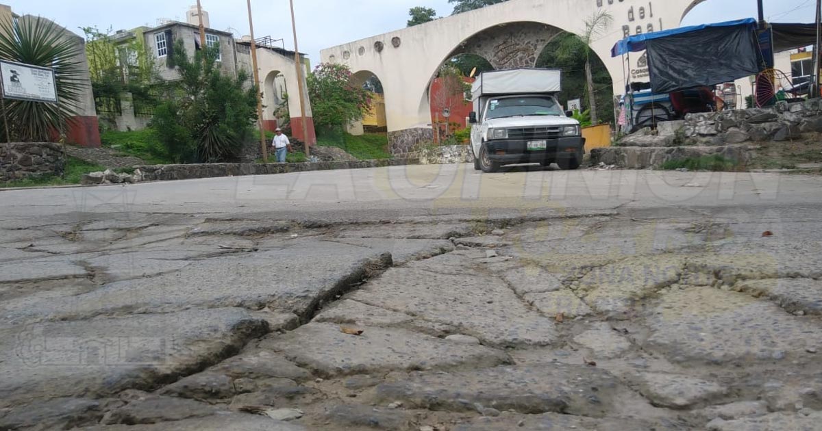 Exigen solución a graves problemas familias de Casas Geo