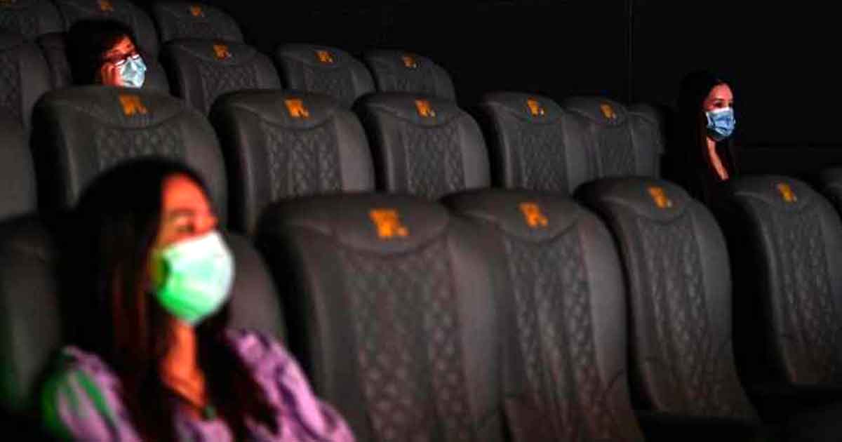 Cines de China reabren bajo nuevo modelo por Covid-19