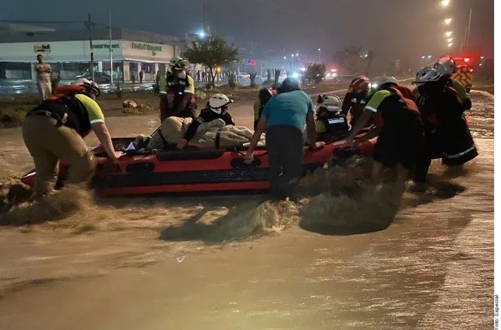 En Nuevo León una mujer entra en labor de parto en medio de la tormenta Hanna
