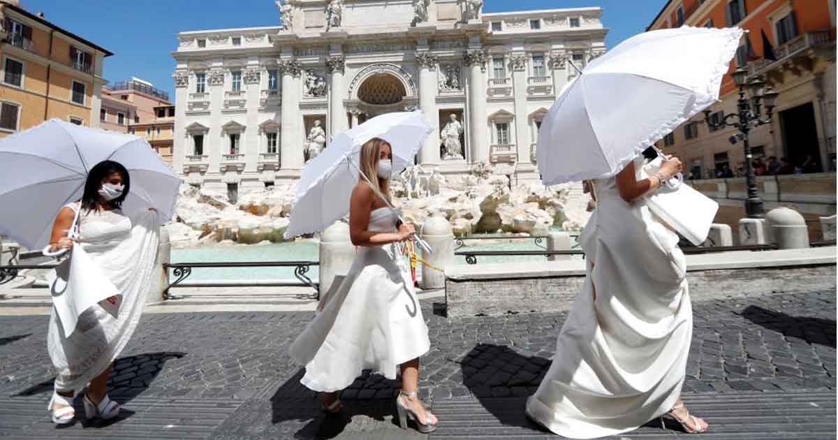 Novias marchan en Roma para realizar bodas y fiestas nupciales