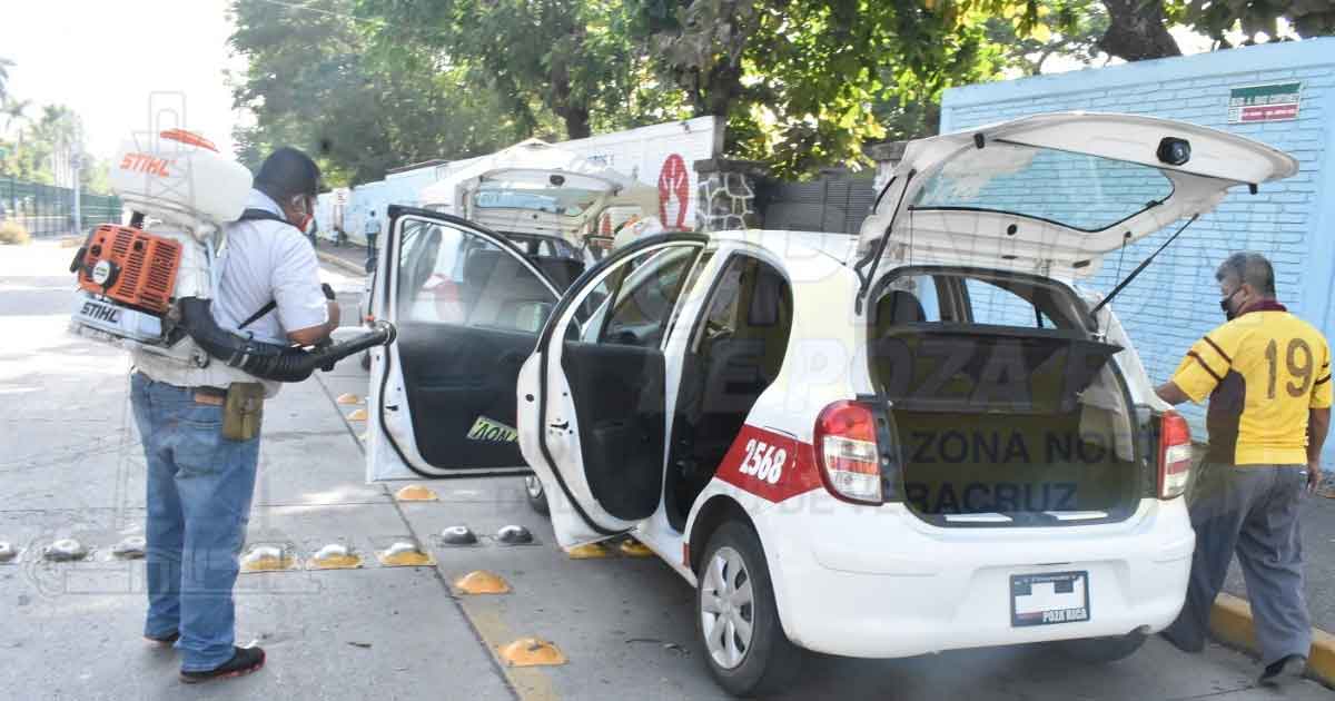 El Gobierno de Poza Rica mantiene de manera permanente las labores de sanitización de unidades de transporte en la modalidad de taxis