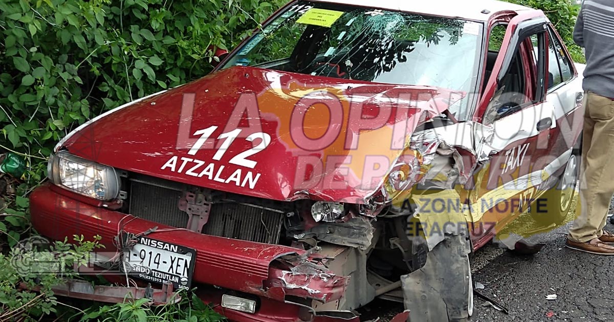 Taxi destrozado: 1 herido rumbo a Altotonga