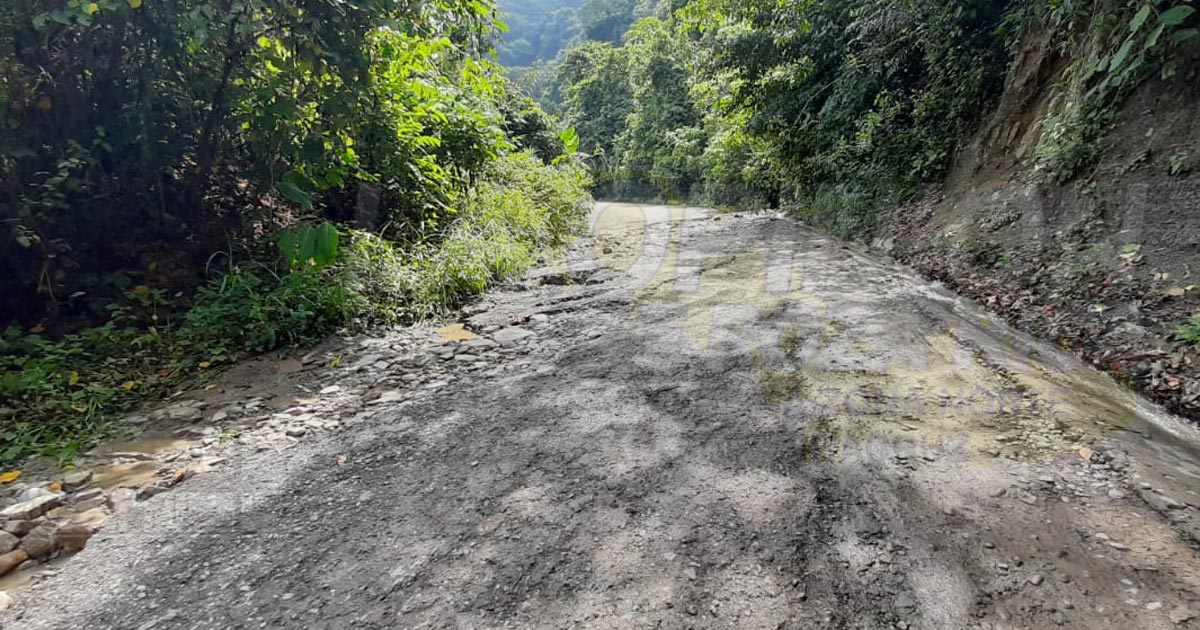 Lluvias destrozan carretera