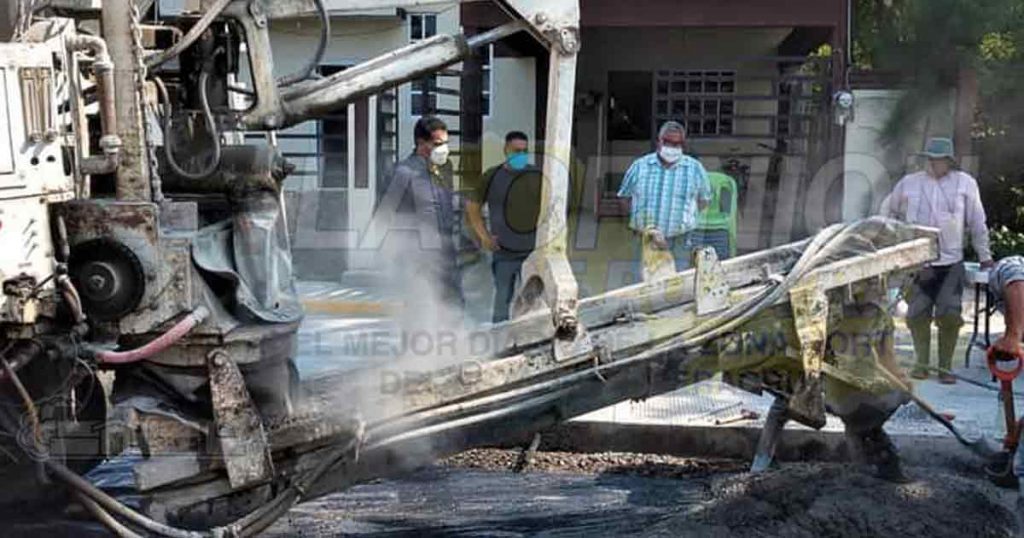 Avanza la pavimentación de la calle Aquiles Serdán en Naranjos
