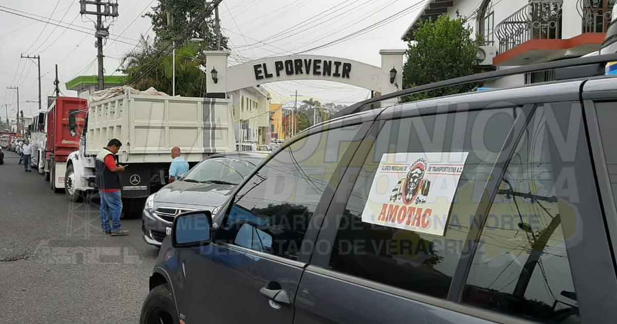 Mordidas de mil pesos, exigen Tránsitos a materialistas