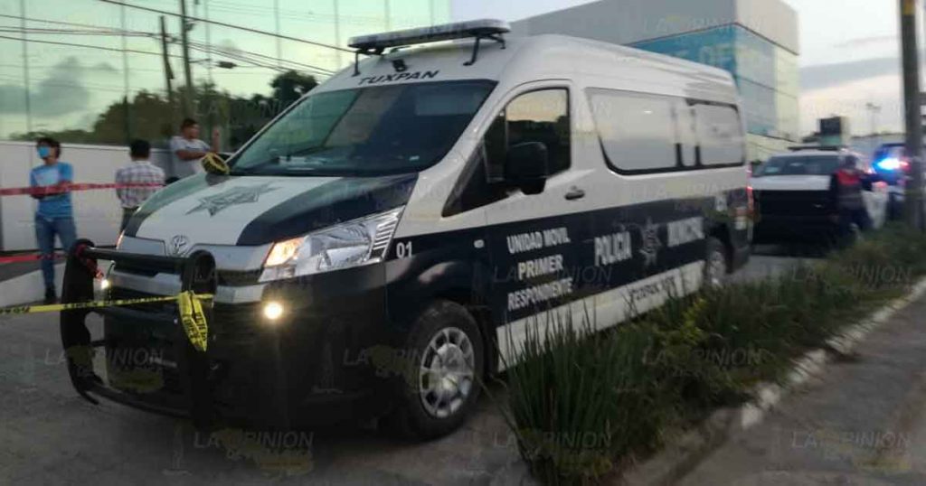 Hallada muerta al interior de una camioneta