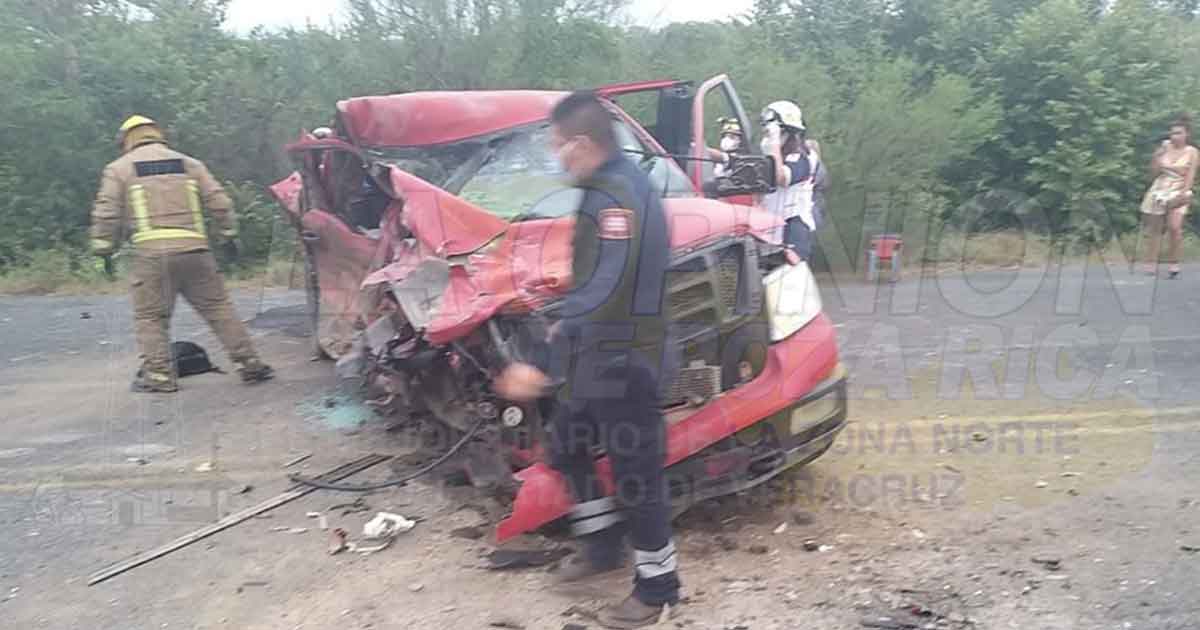 Dos muertos y cinco lesionado en choque de camionetas